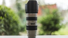 What is a telephoto lens