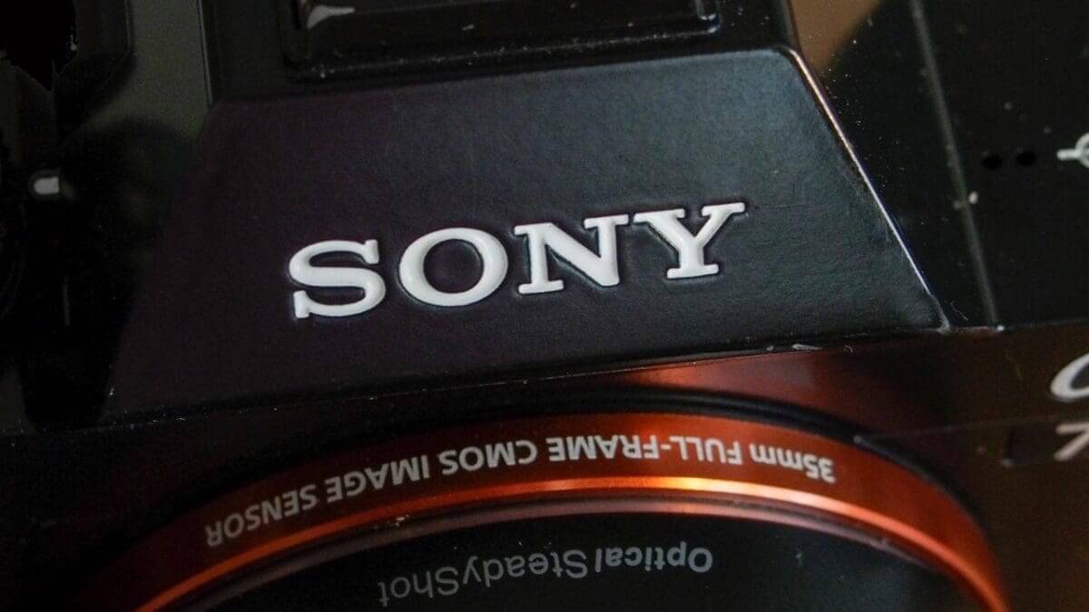 Sony develops stacked CMOS sensor with global shutter