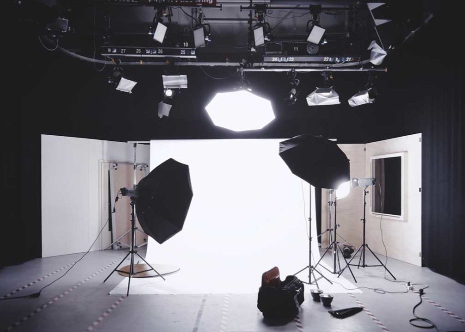 5 studio lighting techniques photographers can live by