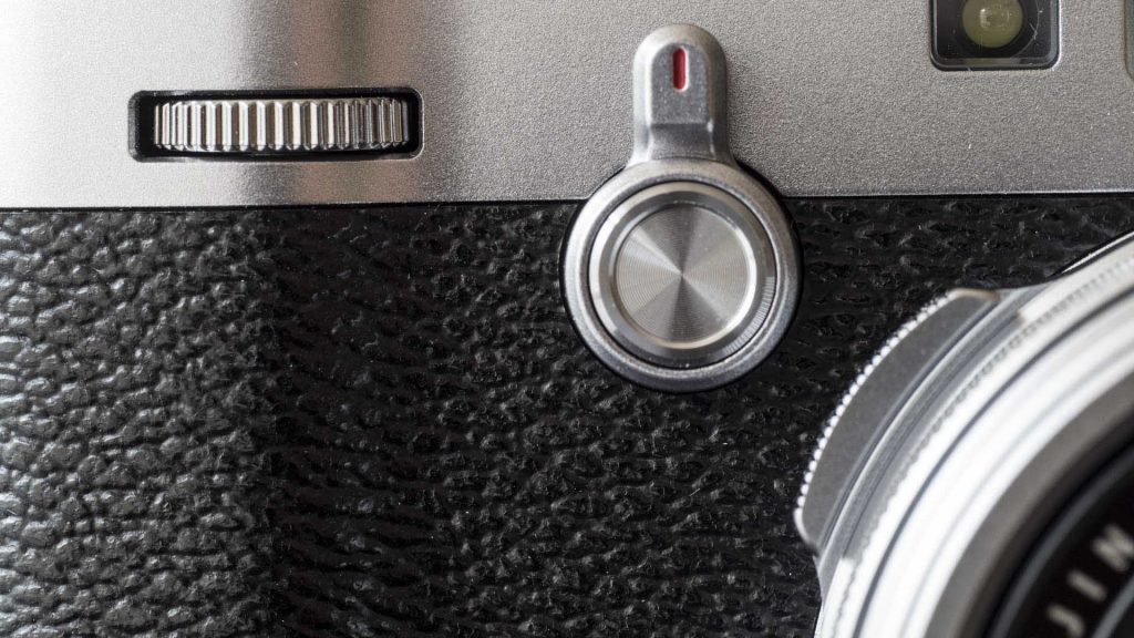 Fuji X100F review viewfinder switch