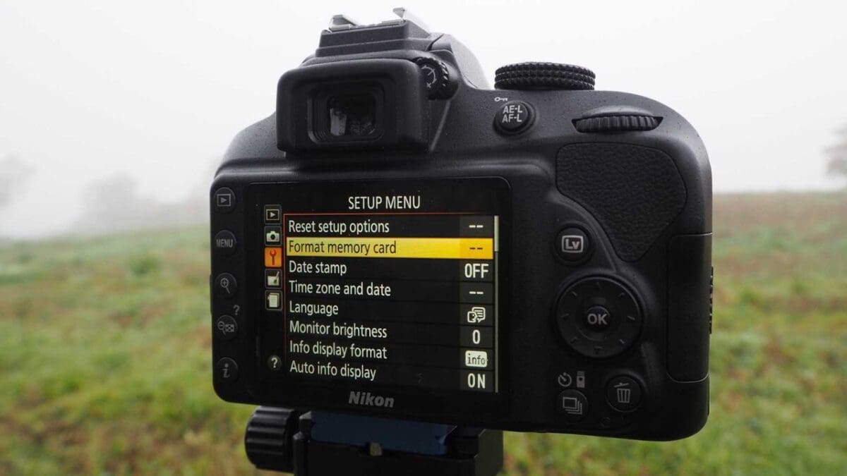 How to format a memory card in the Nikon D3400 Camera Jabber
