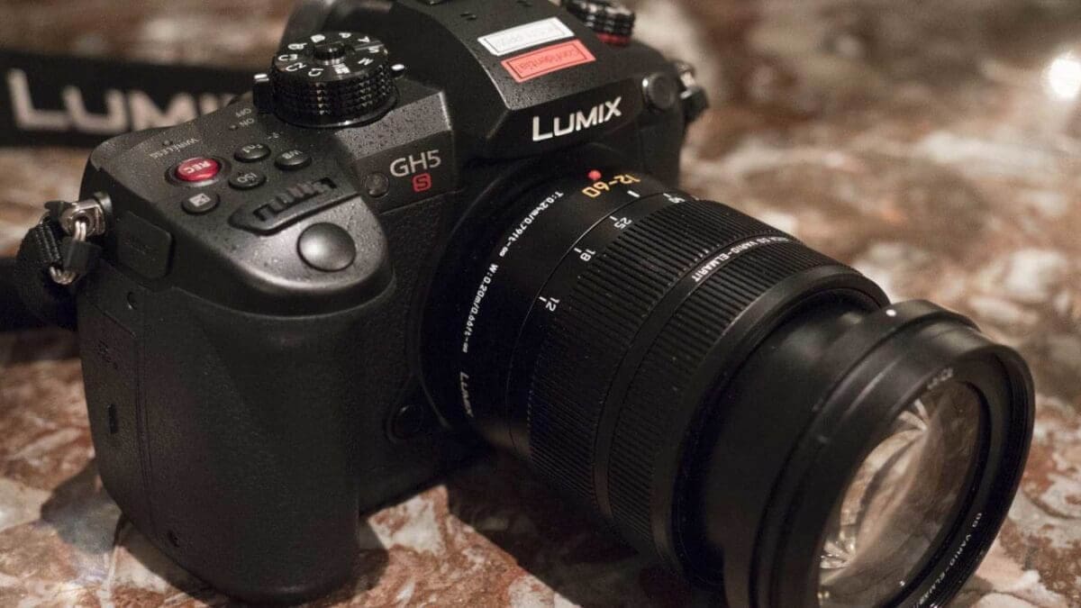 Panasonic Lumix GH5S Review: Camera