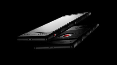 RED Hydrogen One ‘holographic’ phone moves closer to release