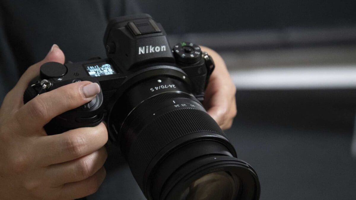 Nikon Z7 Review - Camera Construction and Handling