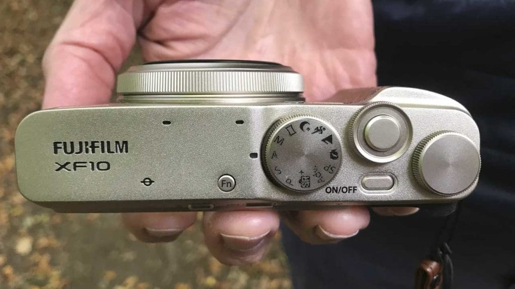 Hulpeloosheid room de sneeuw Fujifilm XF10 review - Camera Jabber