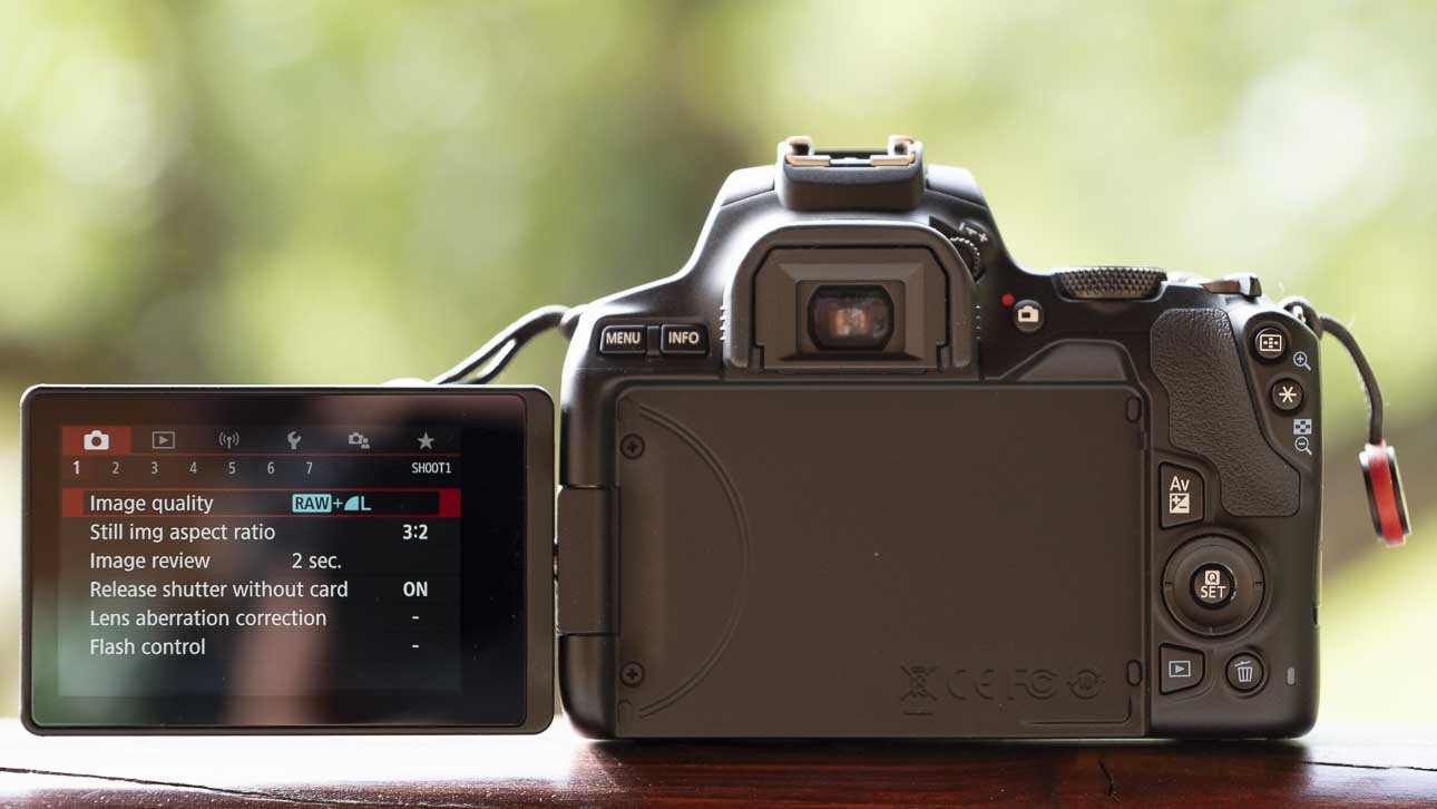 Canon EOS Rebel SL3 / EOS 250D преглед