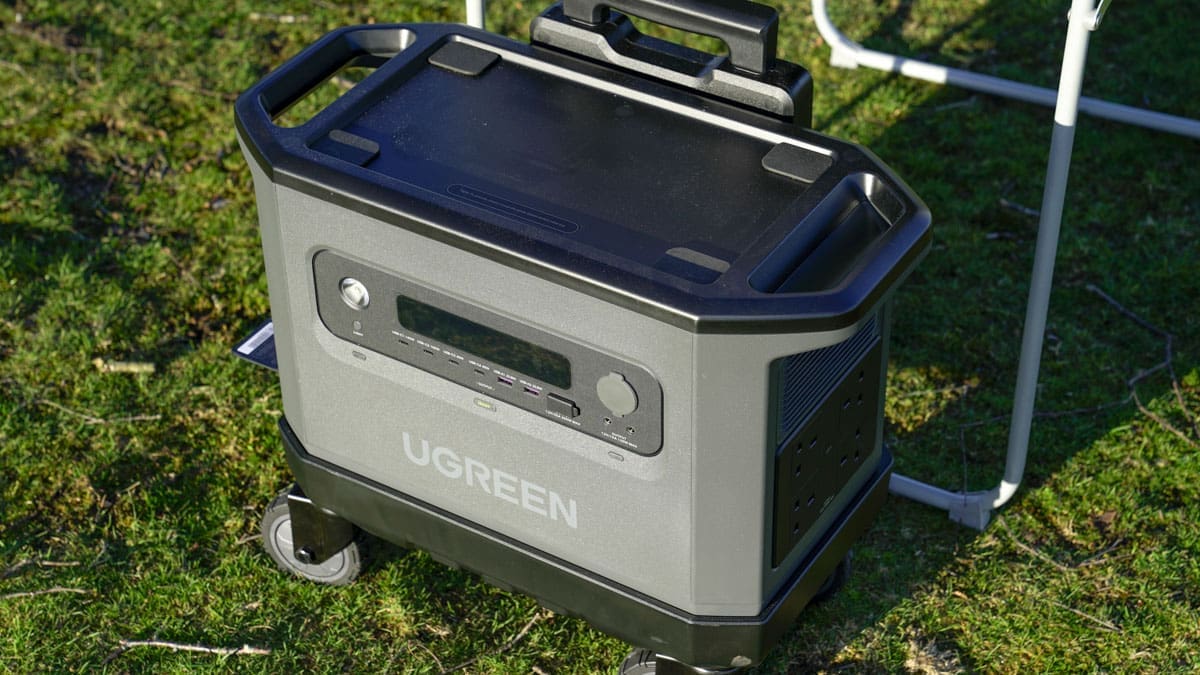 Ugreen Portable Power Station PowerRoam 2200 review
