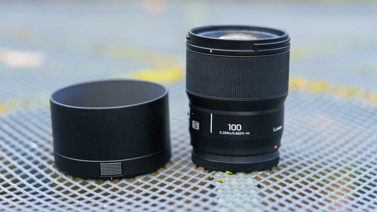 Panasonic Lumix S 100mm F2.8 Macro review - lens and lens hood